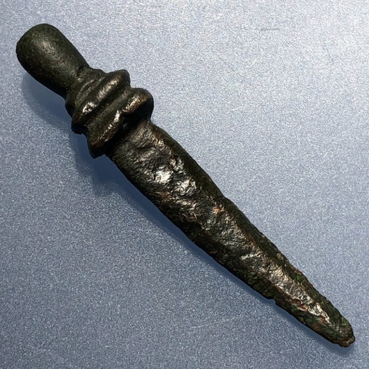 Roman Bronze Gladius Amulet ‘Virtus’ – Legionary Sword Pendant